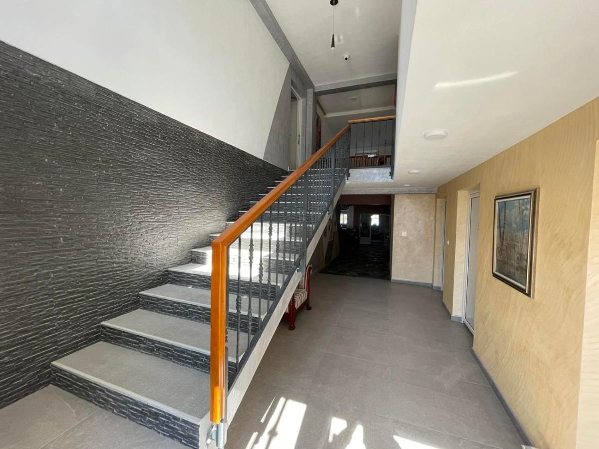 Motel "Kula" Cazin Exterior photo